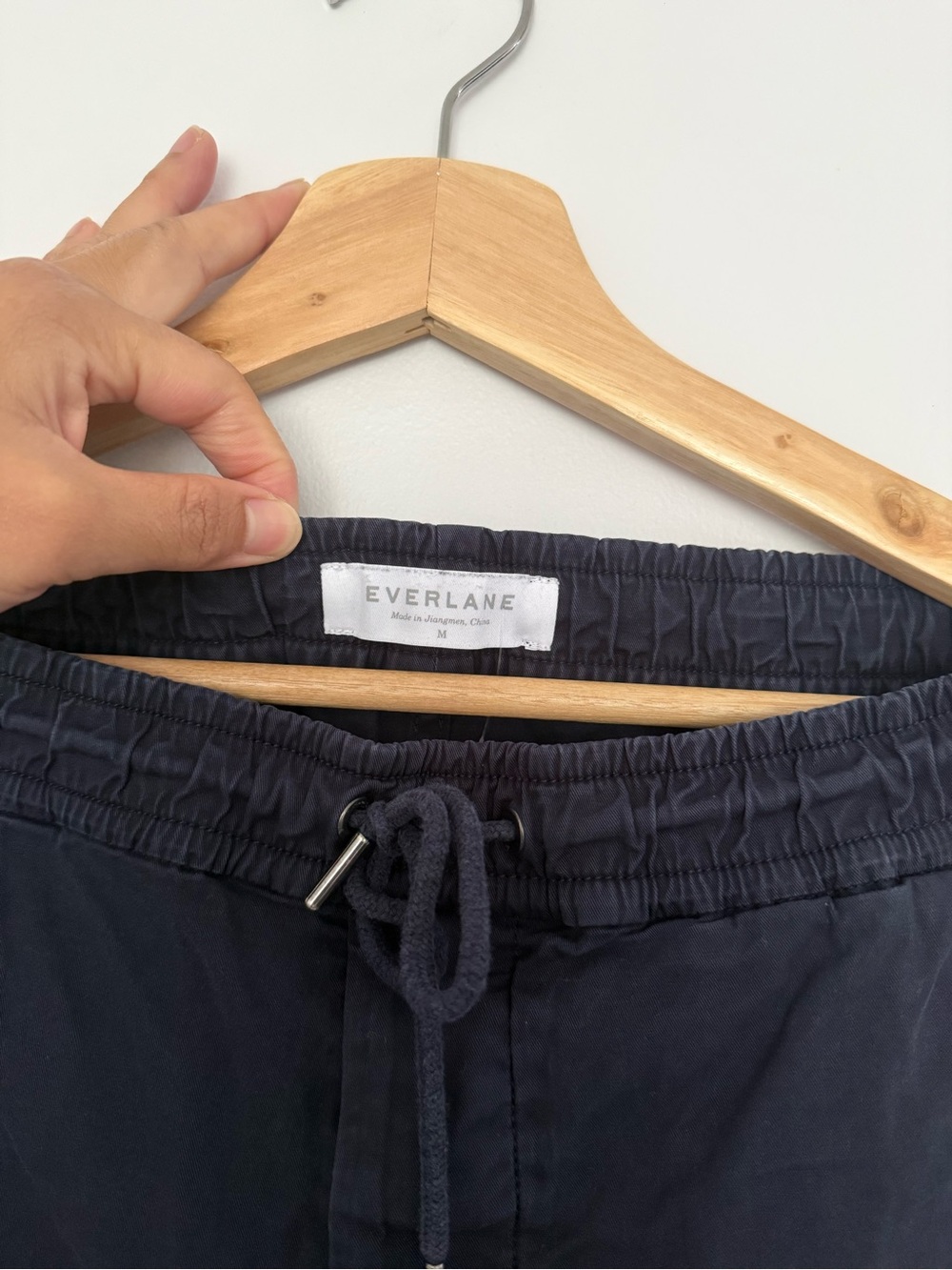 Everlane Men's Navy Drawstring Hybrid Shorts - Picture 2 of 3